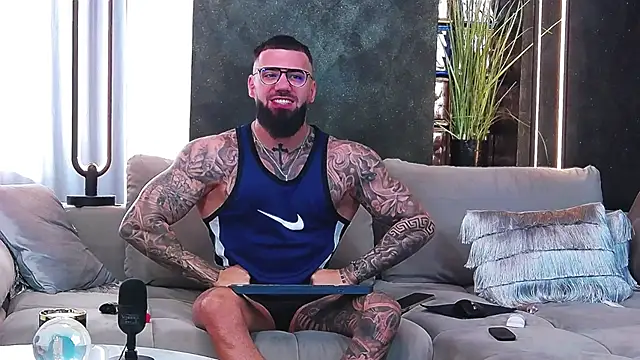 masterkingofmusclee online show from March 10, 2025, 7:22 am