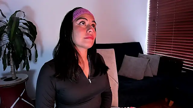 im amber online show from March 6, 2026, 1:28 pm