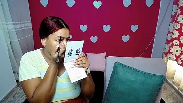 Snapshot of violeta_rous chatting on May 1, 2026, 3:06 pm violeta rous online show from May 1, 2026, 3:06 pm
