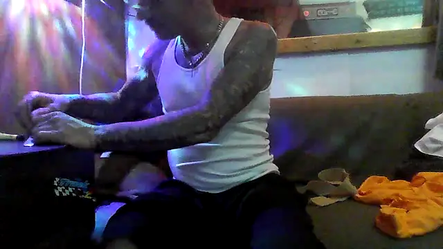 deepstroker42071 online show from April 9, 2026, 9:48 am