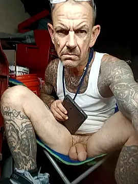 deepstroker42071 online show from October 11, 2025, 11:44 am