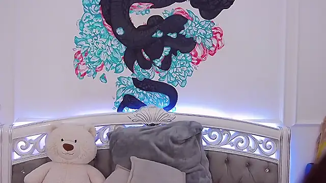 CrissyTaylor online show from November 30, 2025, 3:51 am