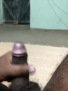 SILENT FUCKER 01 online show from October 17, 2025, 5:37 pm