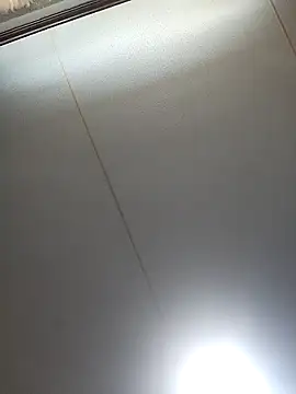 Snapshot of Bi_curious86 chatting on February 4, 2026, 4:35 pm Bi curious86 online show from February 4, 2026, 4:35 pm