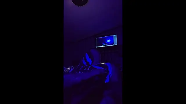 Snapshot of Bi_curious86 chatting on February 27, 2026, 6:02 am Bi curious86 online show from February 27, 2026, 6:02 am