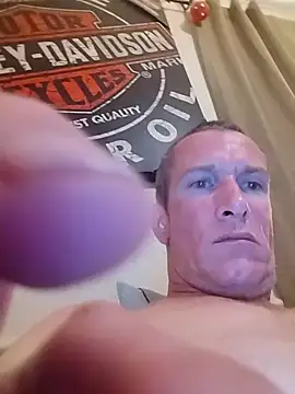 CuddlyFloat88 online show from March 11, 2026, 5:12 am