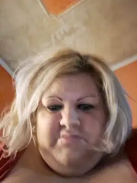 ducicsajsziii online show from December 18, 2025, 8:56 pm