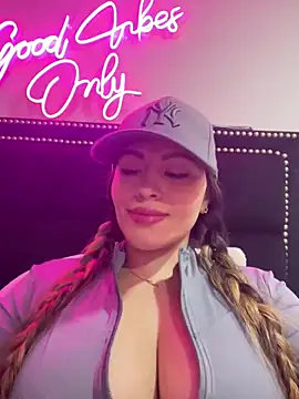 sexyyykloee online show from May 20, 2026, 3:36 am