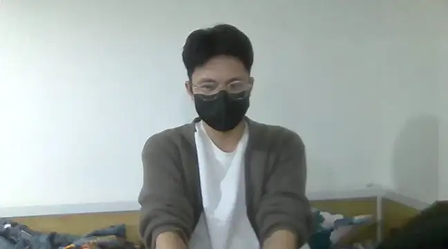 Snapshot of Gwencloudy chatting on January 1, 2025, 1:27 pm Gwencloudy online show from January 1, 2025, 1:27 pm