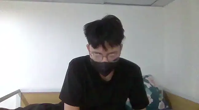 Snapshot of Gwencloudy chatting on January 14, 2025, 3:53 am Gwencloudy online show from January 14, 2025, 3:53 am