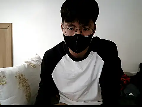 Snapshot of Gwencloudy chatting on October 21, 2025, 7:08 am Gwencloudy online show from October 21, 2025, 7:08 am
