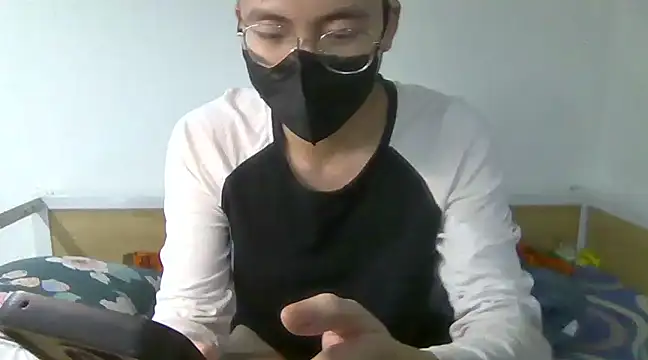 Snapshot of Gwencloudy chatting on January 15, 2025, 7:59 am Gwencloudy online show from January 15, 2025, 7:59 am