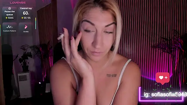 sofiah  online show from November 3, 2025, 6:18 am