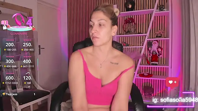 sofiah  online show from December 17, 2025, 5:29 pm