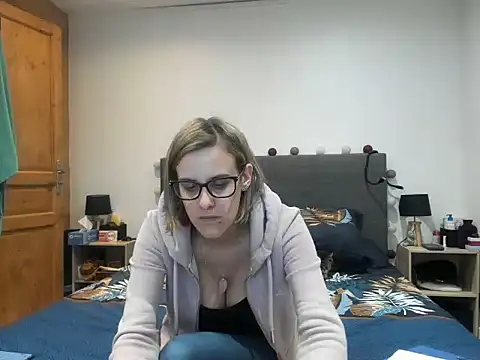 Madame Callie online show from April 13, 2026, 2:10 pm