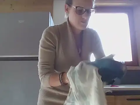 Madame Callie online show from November 12, 2025, 1:48 pm