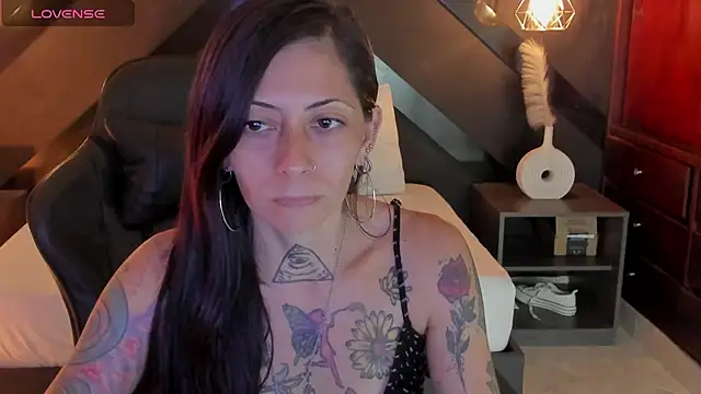 Snapshot of dark_gotica chatting on May 5, 2026, 7:06 pm dark gotica online show from May 5, 2026, 7:06 pm