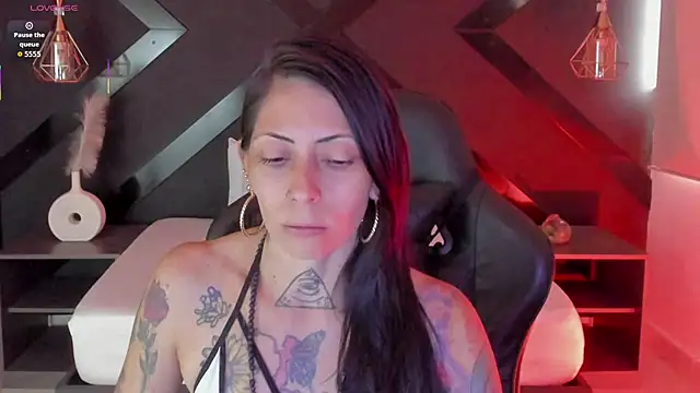 Snapshot of dark_gotica chatting on January 31, 2026, 8:18 pm dark gotica online show from January 31, 2026, 8:18 pm