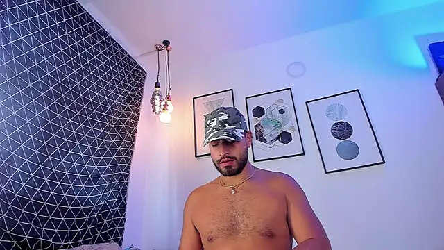 Snapshot of Juan_Castano chatting on March 15, 2025, 6:21 pm Juan Castano online show from March 15, 2025, 6:21 pm