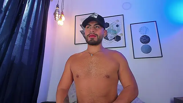 Snapshot of Juan_Castano chatting on February 3, 2025, 1:51 pm Juan Castano online show from February 3, 2025, 1:51 pm