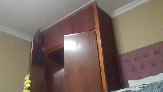 ShooingBunch online show from December 3, 2025, 5:12 pm