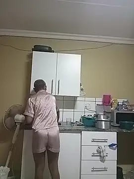 ShooingBunch online show from April 8, 2026, 2:51 pm