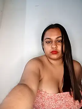 Snapshot of bumblebeegirl chatting on January 18, 2026, 10:24 pm bumblebeegirl online show from January 18, 2026, 10:24 pm