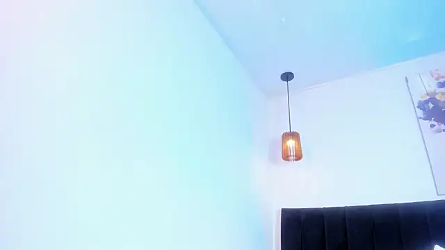 dolly zoe online show from April 20, 2026, 5:32 am