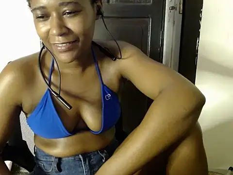 Snapshot of savage_laura chatting on December 1, 2025, 3:18 am savage laura online show from December 1, 2025, 3:18 am