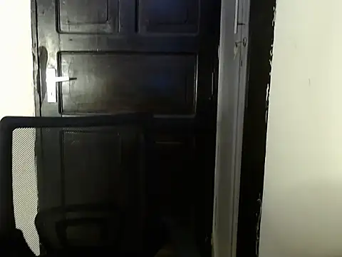 Snapshot of savage_laura chatting on December 2, 2025, 4:14 am savage laura online show from December 2, 2025, 4:14 am