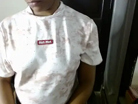 Snapshot of savage_laura chatting on January 5, 2026, 5:49 pm savage laura online show from January 5, 2026, 5:49 pm