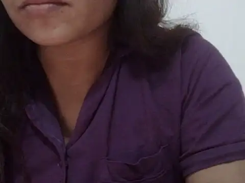 shekira99 online show from December 3, 2025, 7:02 pm