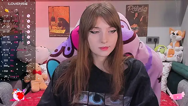 AliceLanley online show from December 28, 2024, 11:52 am