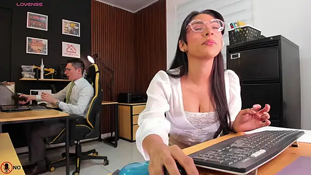 Snapshot of Office_Naughty_Girl chatting on January 23, 2025, 3:43 pm Office Naughty Girl online show from January 23, 2025, 3:43 pm
