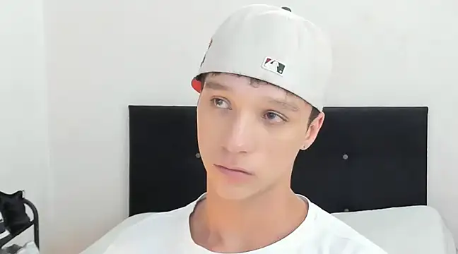 angelcortes online show from January 26, 2025, 10:02 pm