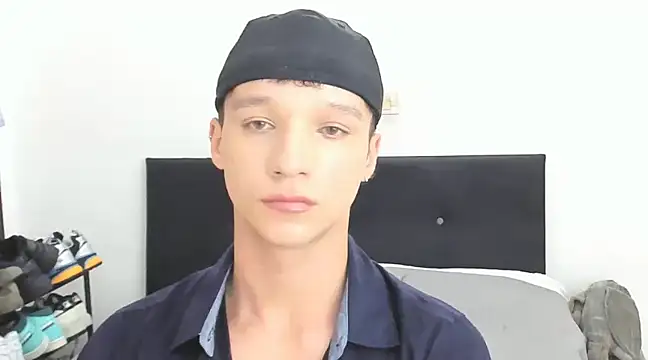 angelcortes online show from January 6, 2025, 12:02 pm