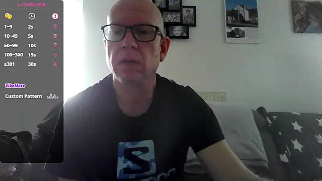 Snapshot of JW313 chatting on February 7, 2025, 11:23 am JW313 online show from February 7, 2025, 11:23 am