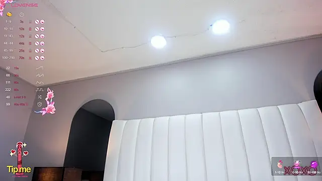 Snapshot of MelanieKlaus chatting on February 27, 2025, 7:19 am MelanieKlaus online show from February 27, 2025, 7:19 am