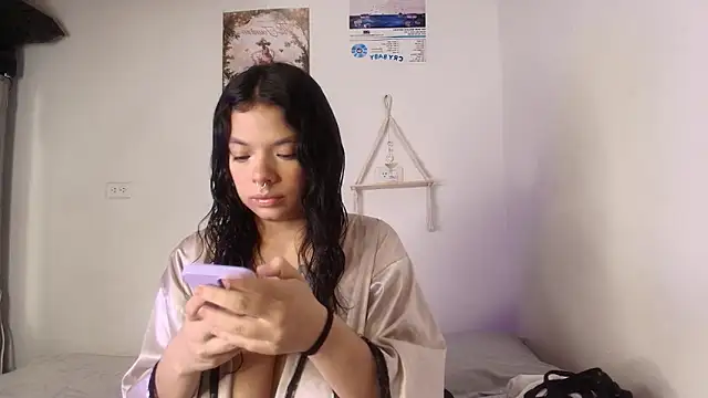 Snapshot of yungelitamor_ chatting on March 8, 2025, 5:28 am yungelitamor online show from March 8, 2025, 5:28 am