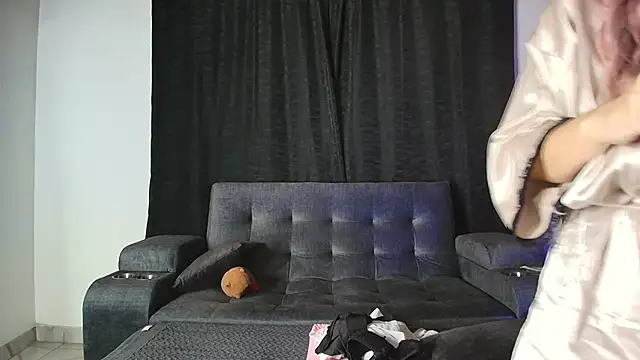 Snapshot of yungelitamor_ chatting on September 14, 2025, 5:30 am yungelitamor online show from September 14, 2025, 5:30 am