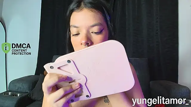 Snapshot of yungelitamor_ chatting on October 16, 2025, 5:16 am yungelitamor online show from October 16, 2025, 5:16 am