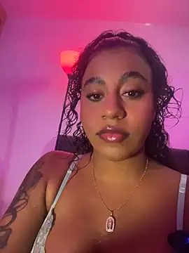 Snapshot of charlotteeruss chatting on July 25, 2026, 9:21 pm charlotteeruss online show from July 25, 2026, 9:21 pm