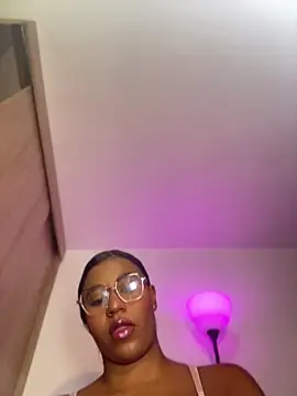 Snapshot of charlotteeruss chatting on July 5, 2026, 8:05 pm charlotteeruss online show from July 5, 2026, 8:05 pm