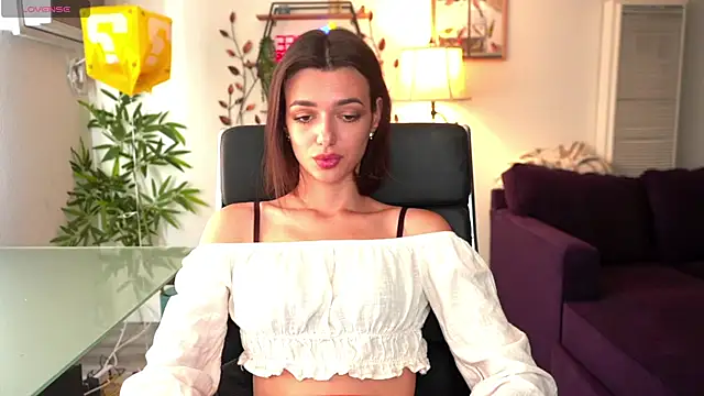 olivia jeas online show from May 19, 2026, 11:34 pm