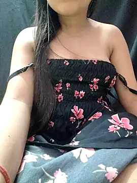Snapshot of Roshni_98 chatting on June 24, 2026, 7:01 pm Roshni 98 online show from June 24, 2026, 7:01 pm