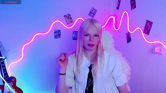 Emily Nyaffee online show from October 4, 2025, 12:01 am