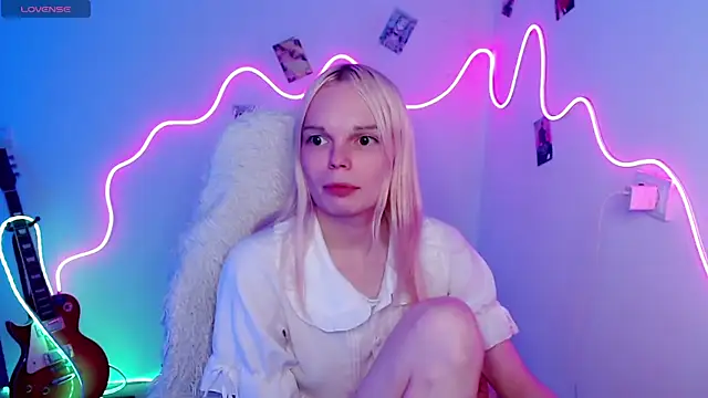 Emily Nyaffee online show from November 5, 2025, 1:03 pm