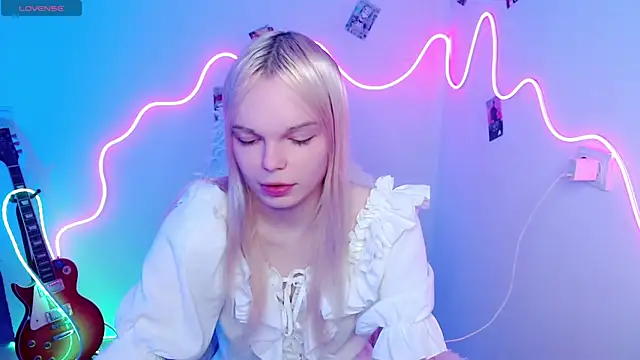 Emily Nyaffee online show from November 1, 2025, 1:05 pm