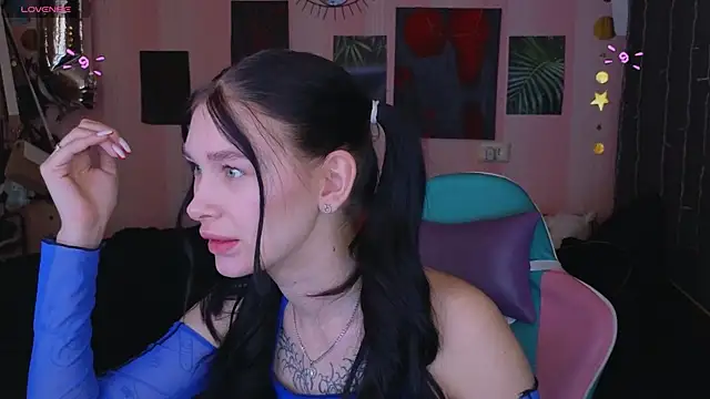 Snapshot of Amanda_Tender chatting on March 19, 2025, 8:11 pm Amanda Tender online show from March 19, 2025, 8:11 pm