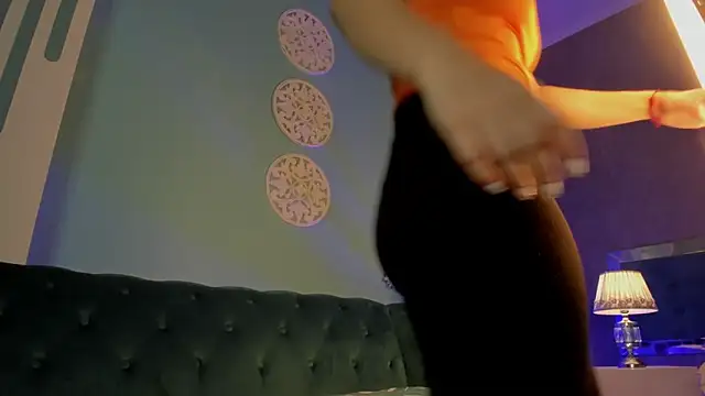 Snapshot of KarlynHoliss chatting on December 9, 2024, 11:47 am KarlynHoliss online show from December 9, 2024, 11:47 am